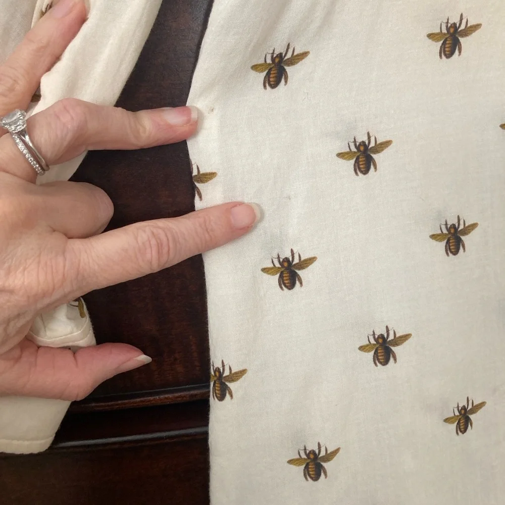 L’AGENCE Camille 3/4 sleeve Bee Button down Blouse - Picture 5 of 10